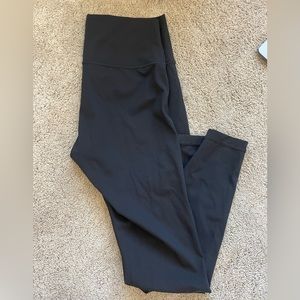Black lululemon wonder under leggings